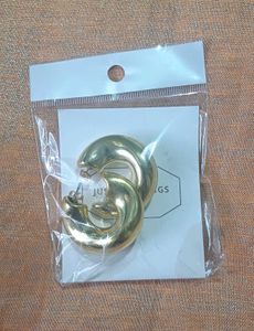 🌟 Chunky Gold Hoop Earrings 🌟