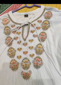 2 Kurtis - one short and another long