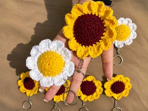 sunflower and Daisy keychain