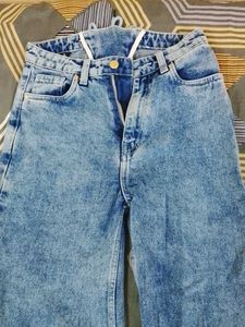Trendy Wide Leg Jeans (colour darker )