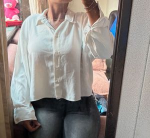 🌟🤍White classic Crop Shirt