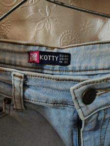 straight fit blue jeans