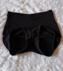 SALE💰 H&amp;M Black Ribbed Lounge Shorts
