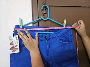 Blue New and Unused jeansL