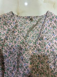 Cute Floral Print V-Neck Top