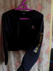 Black Roller Skate Long Sleeve Crop Top