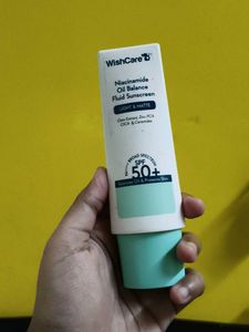 WishCare Niacinamide Oil Balance Fluid Sunscreen