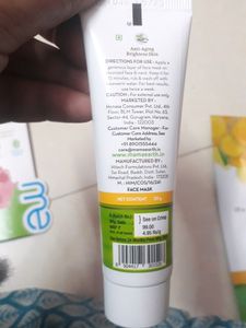 MAMAEARTH NOURISHING TINTED 100% NATURAL LIP BALM
