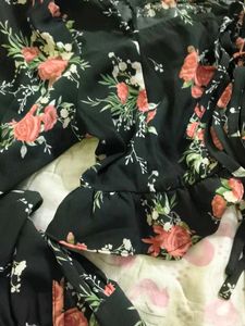 Shein Floral Print Lace-Up Crop Top