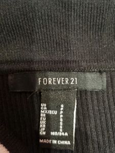 Forever 21 BLACK T SHIRT XS 26"