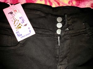 Black Buttoned Jeans