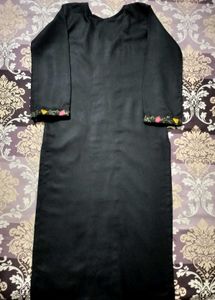 Elegant Black Kurta Set with Floral Embroidery