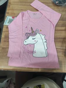 Discount on girls tshirt-4 nos.