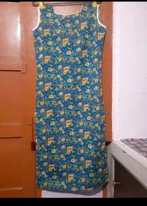 Sleeveless Floral Long Kurti (Woman)