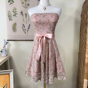 Chic Pink Lace Strapless Dress