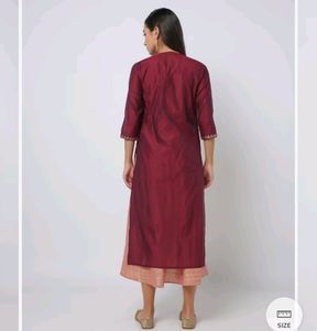Avaasa set, new without tag