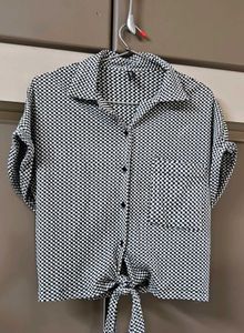 Chic Black & White Checkered Cropped Shirt