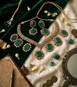 Stunning Emerald and Pearl Necklace Set