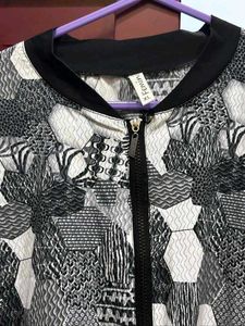 Geometric Print Jacket for light weight fo