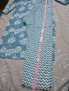 Blue Floral Print Kurta Seta