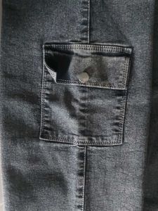 women black cargo jeans - stylish and trendy