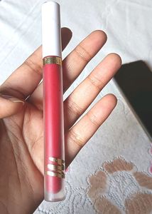 Myglamm Red Lip Colour