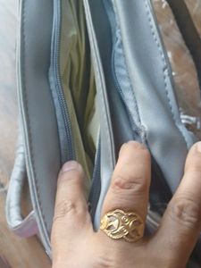 Handbag  👜 with lots of pkt