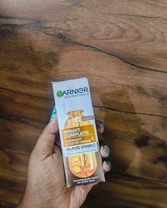 Garnier Bright Complete Overnight Booster Serum