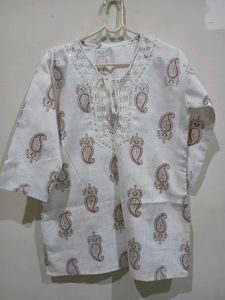 Elegant Paisley Print Kurta