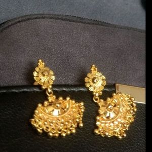 Elegant Gold Dangle Earrings