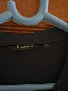 Vanheusen Elegant Navy Blue Top