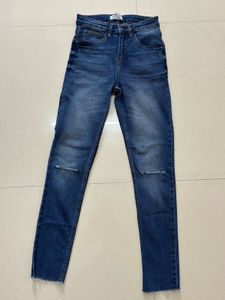 FOREVER21 Women's Blue Distressed Denim Jeans