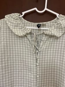 H&amp;M Blouse| size xs|brand new |Never worn