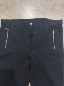 Super black pants with detailing