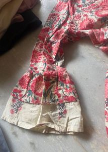 crop top &amp; Floral Print Tiered Kurta