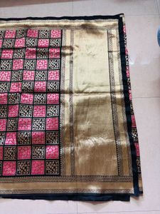 Elegant Pink &amp; Black banarsi Silk Saree