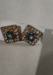 combo of two studs