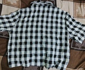 Checked Button-Up Short Sleeve Shirt
