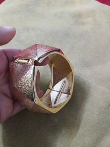 Glamorous Gold Pyramid Bangle