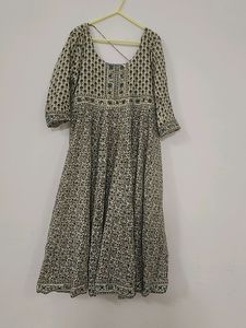 Kurta Set No Flowes Worn Only 2 Time