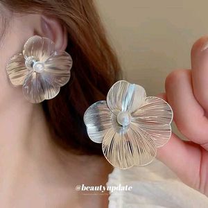 Korean Floral Pearl Earrings