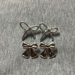 Silver Bow Earrings Set