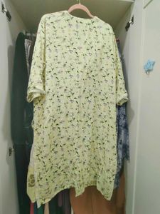 Elegant Yellow Floral Suite
