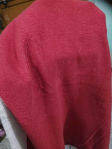 Cozy Red &amp; White Bath Towel