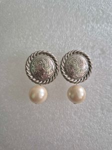 Elegant Pearl Drop Earrings