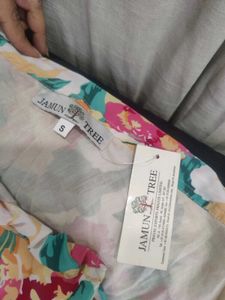 Vibrant Floral Print long skirt