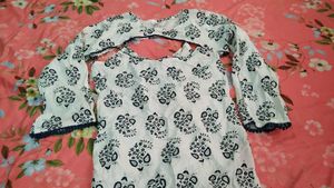 TRENDING🔥🔥White Kurta Set with Black Print