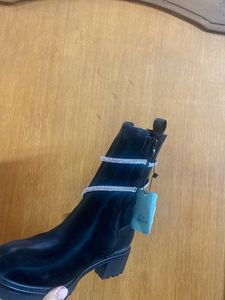 BLACK STONE STUDDED BOOTS SIZE 38