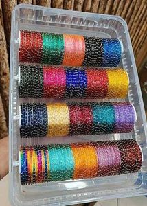glass bangles any colour one Dozen✨