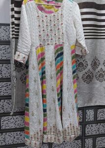 Embroidered White Kurta with Colorful Stripes🦢
